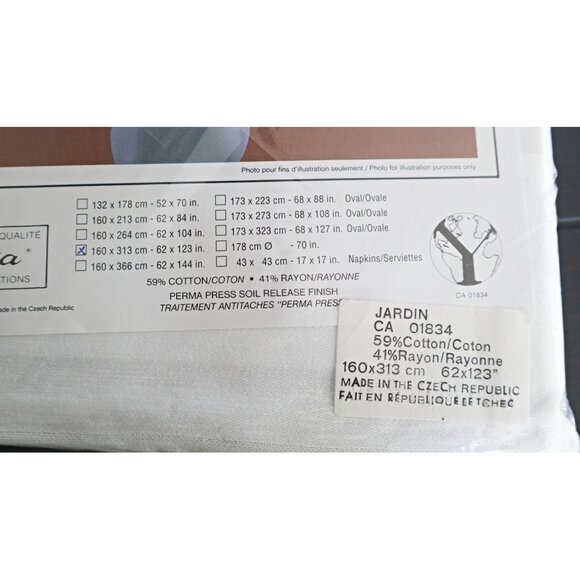 Vintage Large Damask Tablecloth White Jardin Table Topper - Picture 3 of 3